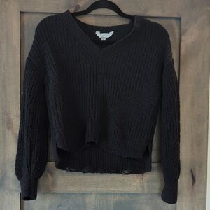 No Boundaries Black V-Neck Crop Sweater Classic Knit